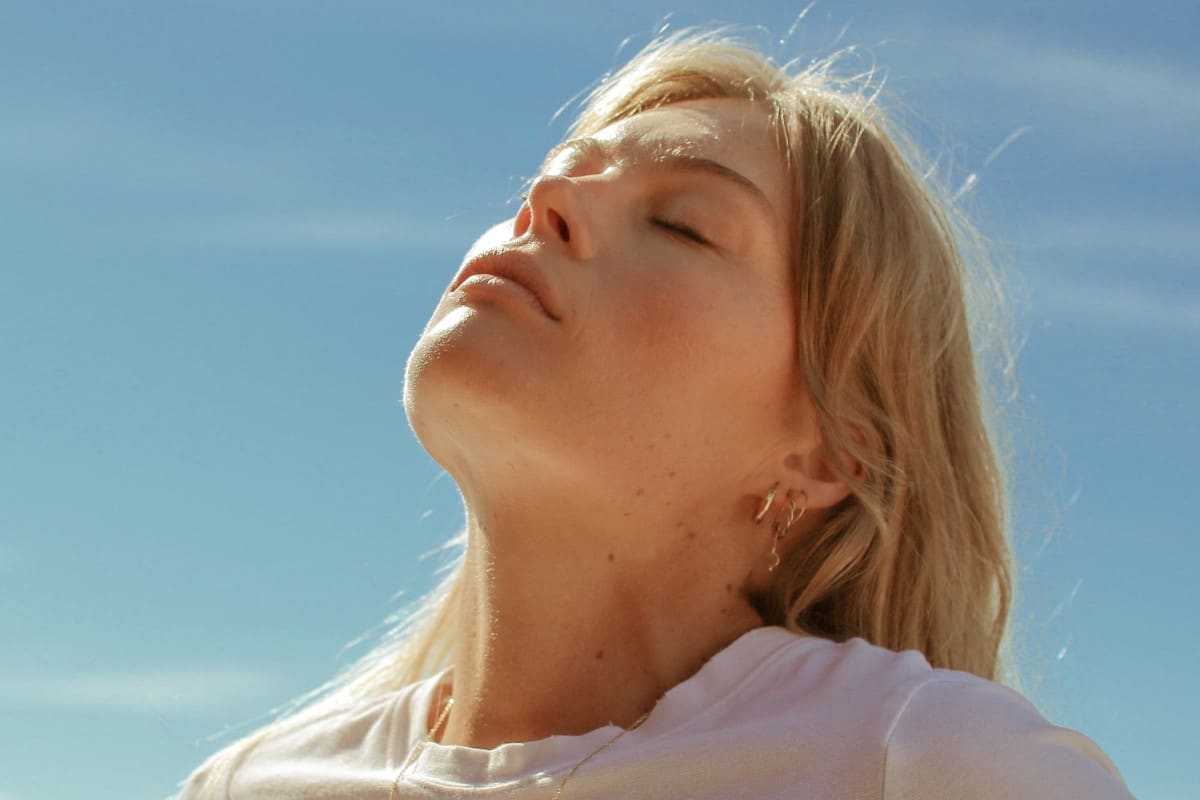 65578a5fd95cf52f4ef5452a_623b82ccdb1d3ddd4d5b3e6d_Neck-Model-Sunshine