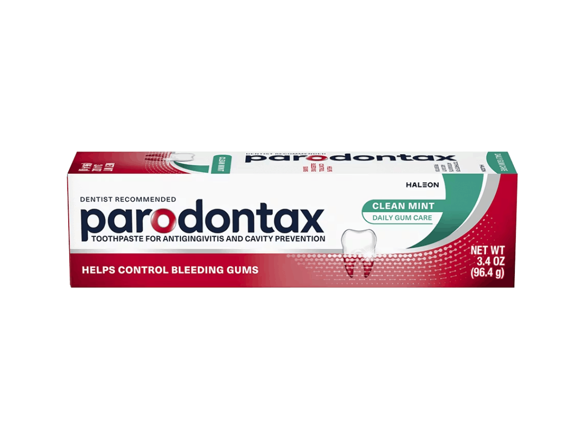 Parodontax Clean Mint toothpaste box for daily gum care, designed to help control bleeding gums and support gingivitis prevention
